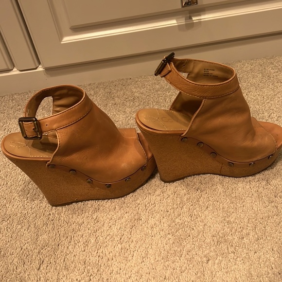 Calvin Klein platform sandal with buckle - Picture 2 of 3